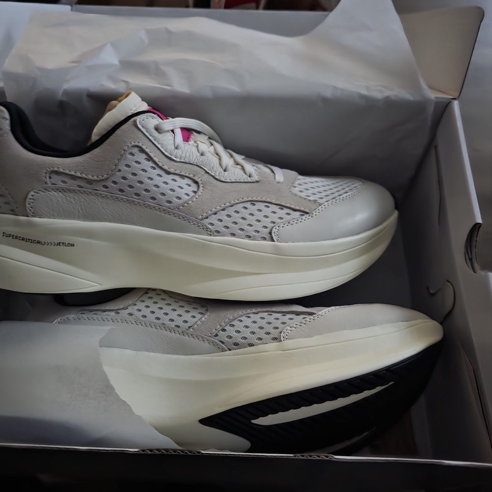 Brandblack Men's Sneakers in White and Gray